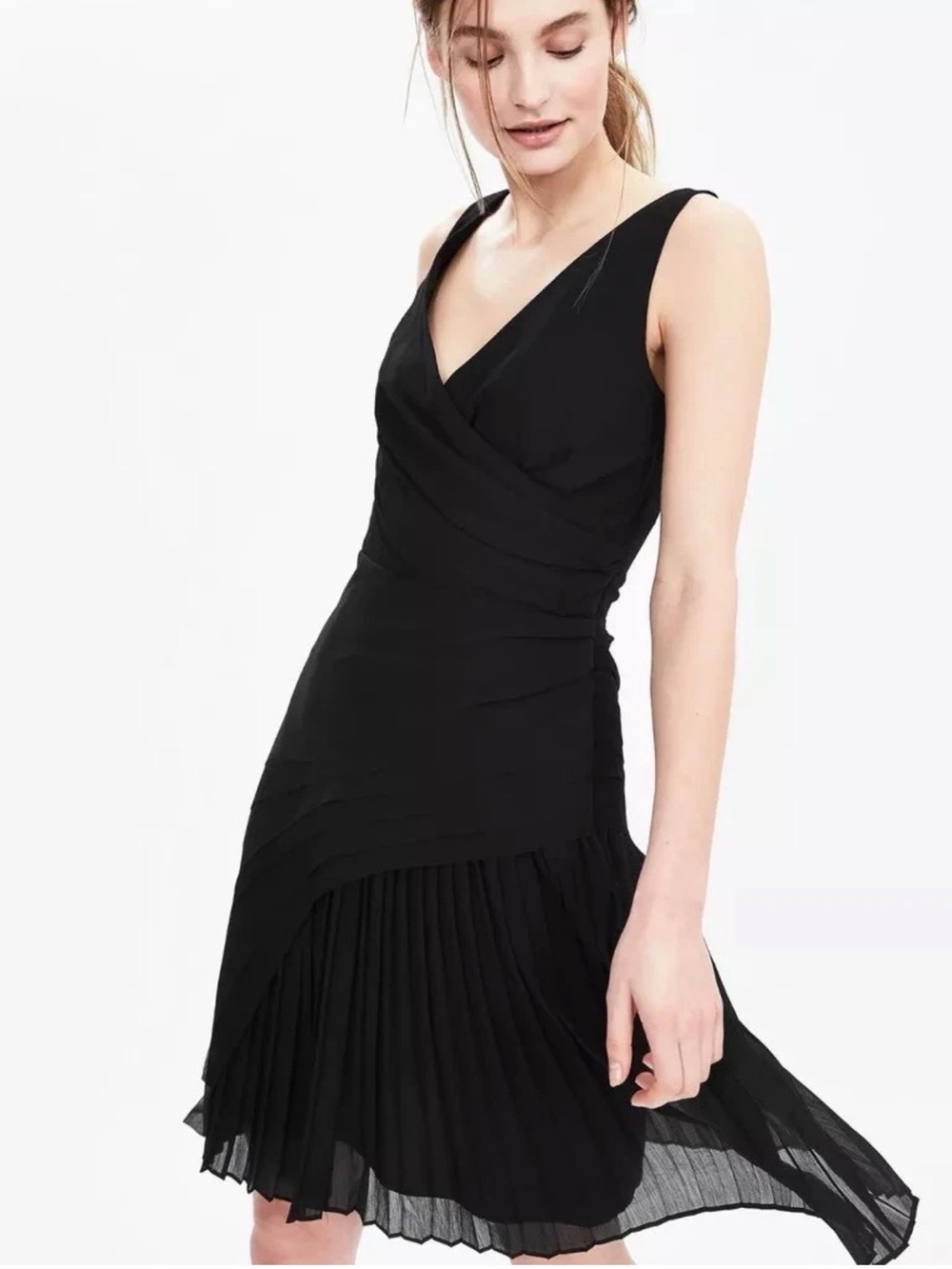Banana Republic Pleated V Cocktail Dress Black Size 4